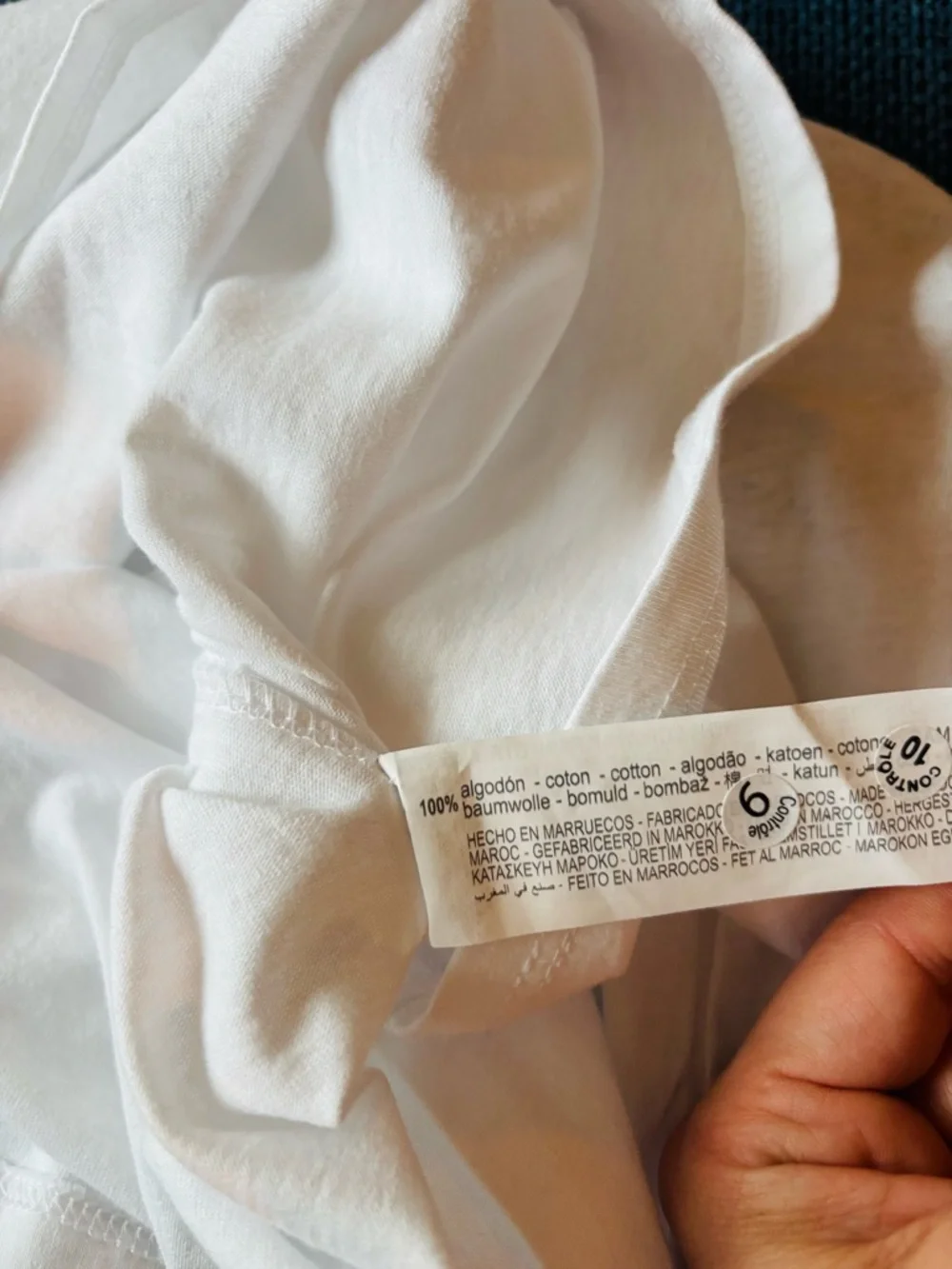 Zara White Tee with Blue Graphic Detail - Picture 7 of 7